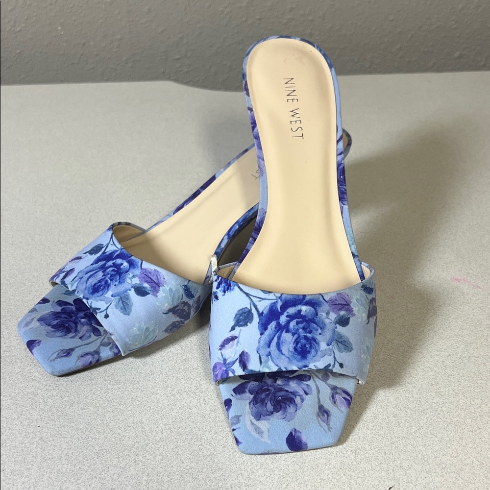 Nine West Floral Blue Heels - Picture 4 of 8